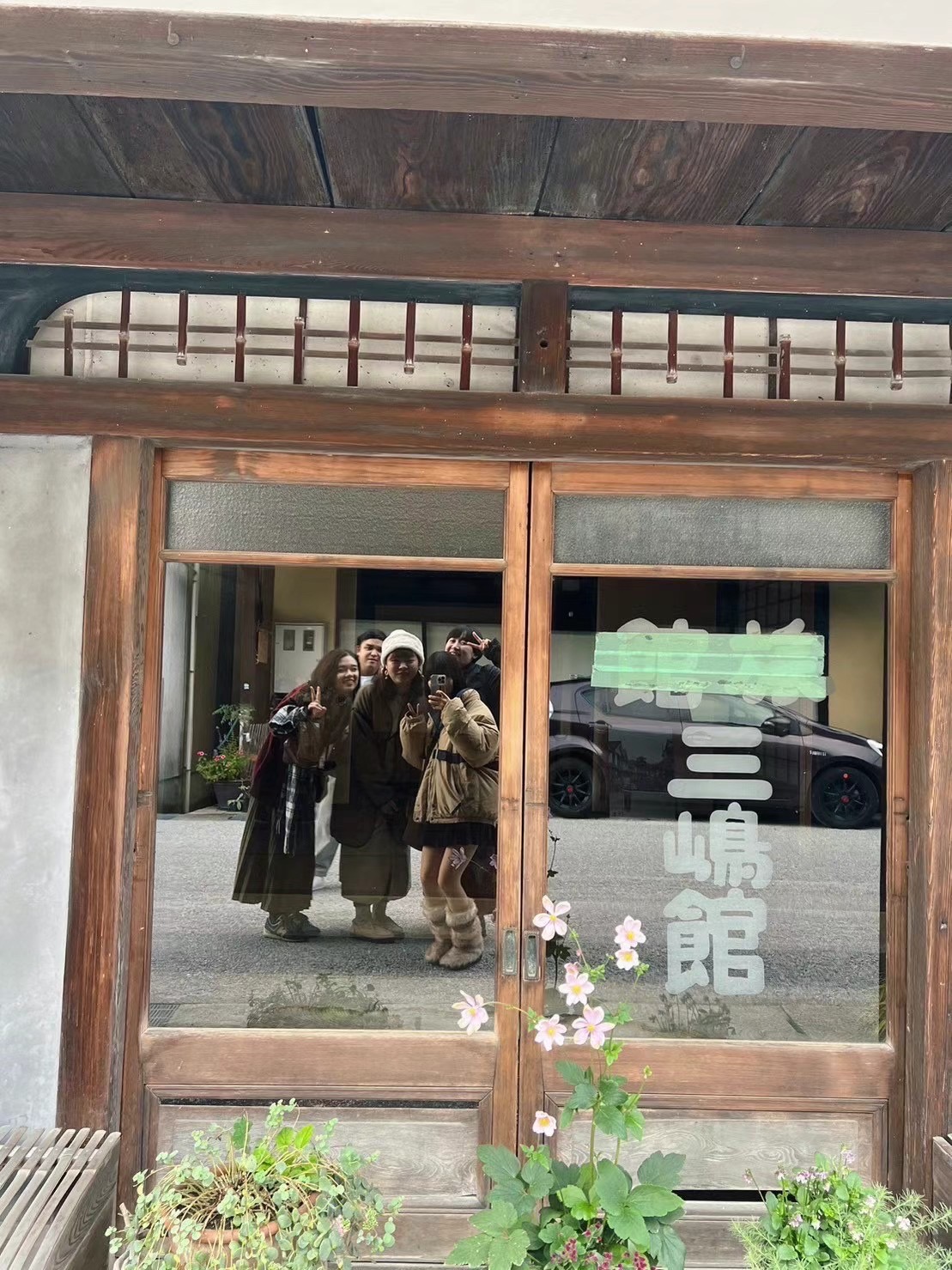 食事会の縦位置写真